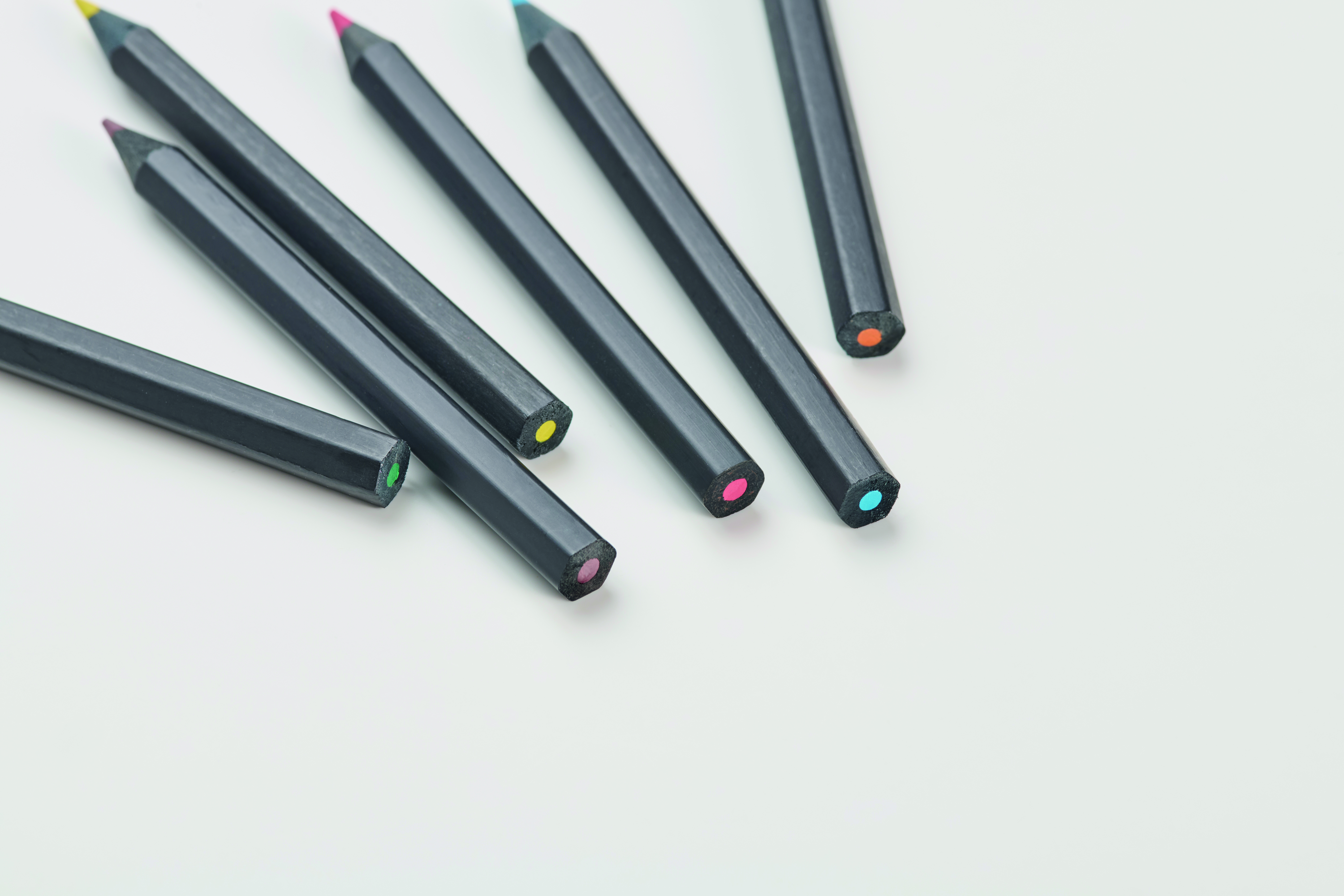 Buntstifte-Set NEGRO mit Anspitzer – 6 Stifte, Werbeartikel bedruckbar
