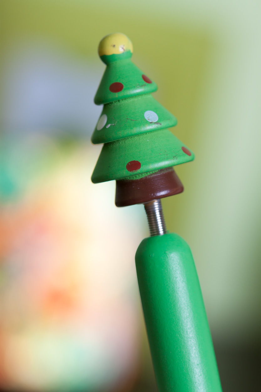 Holz-Kugelschreiber Santa Göte mit Weihnachtsfigur, blauschreibend