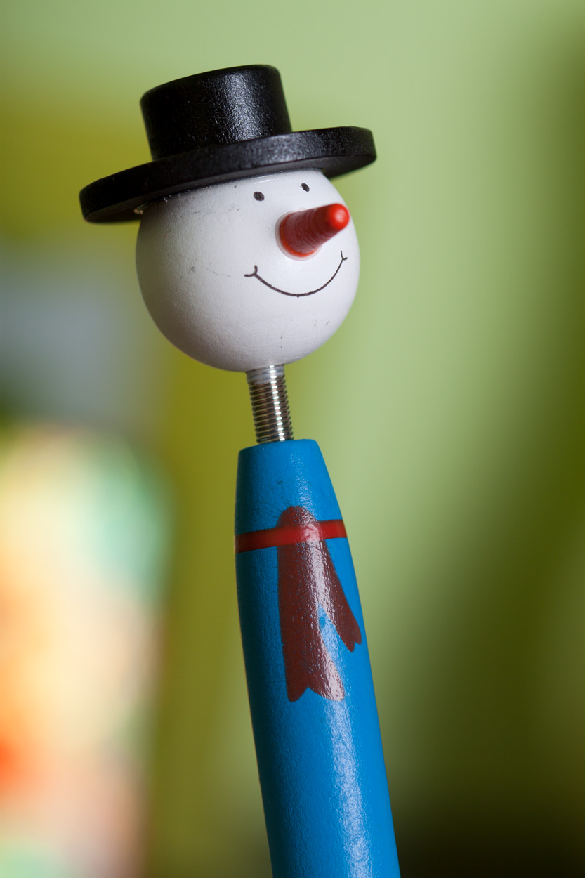 Holz-Kugelschreiber Santa Göte mit Weihnachtsfigur, blauschreibend